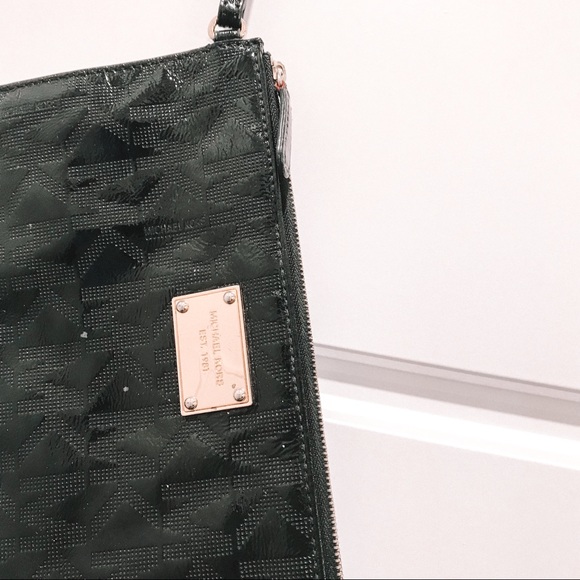 Michael Kors Wristlet - Picture 2 of 7